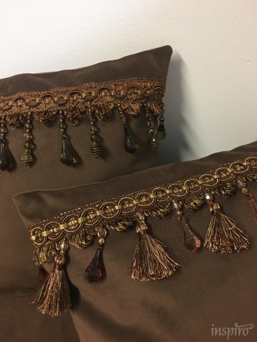 Poduszki, narzuty, obrusy