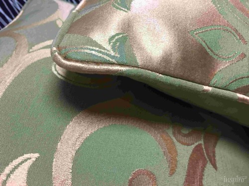 Poduszki, narzuty, obrusy