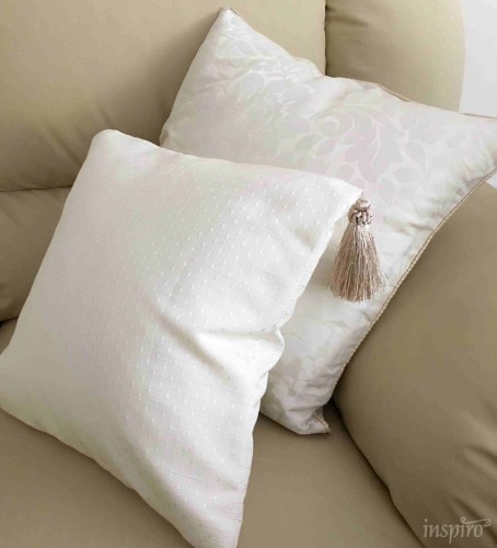 Poduszki, narzuty, obrusy