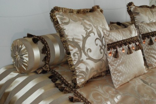 Poduszki, narzuty, obrusy