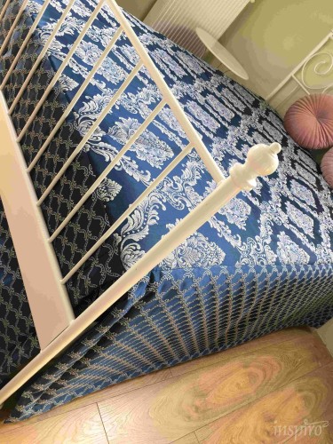 Poduszki, narzuty, obrusy