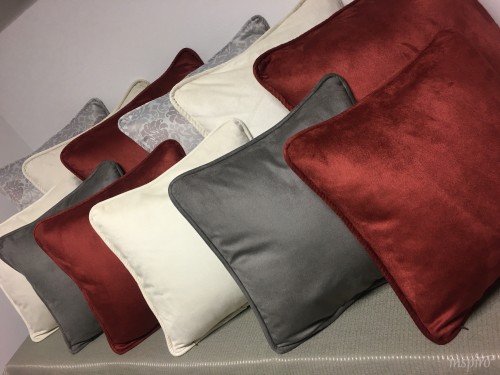 Poduszki, narzuty, obrusy