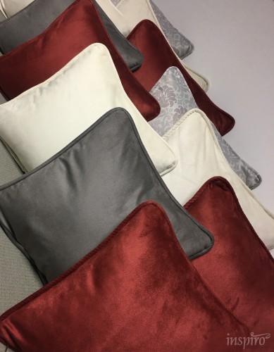 Poduszki, narzuty, obrusy