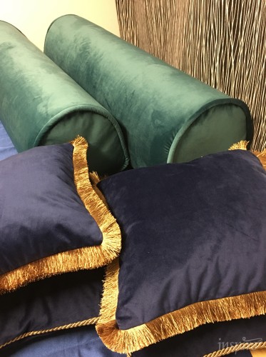 Poduszki, narzuty, obrusy