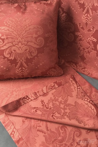 Poduszki, narzuty, obrusy